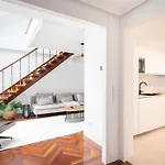Helloasturias Oviedo, Un Espacio Luminoso Y Moderno En El Corazon De La Ciudad * Οβιέδο
