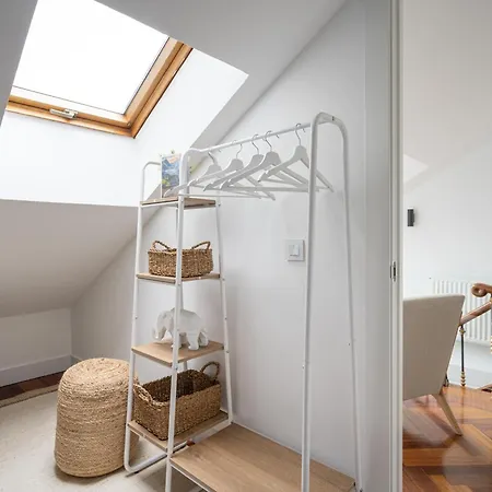 Helloasturias Oviedo, Un Espacio Luminoso Y Moderno En El Corazon De La Ciudad Oviédo