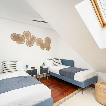 Helloasturias Oviedo, Un Espacio Luminoso Y Moderno En El Corazon De La Ciudad * Οβιέδο