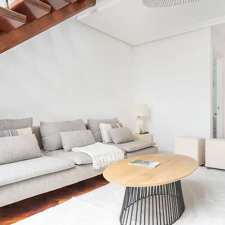 Apartamento Helloasturias Oviedo, Un Espacio Luminoso Y Moderno En El Corazón De La Ciudad Oviedo