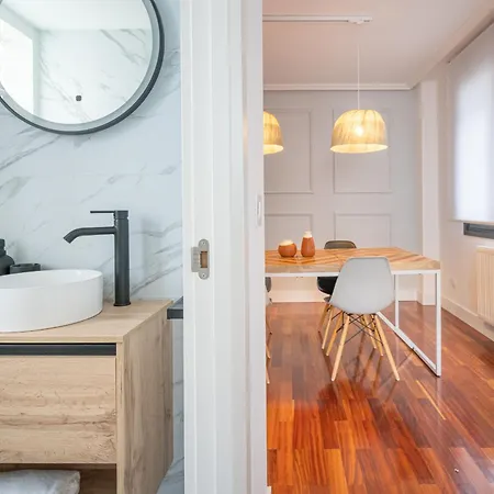 Apartment Helloasturias Oviedo, Un Espacio Luminoso Y Moderno En El Corazon De La Ciudad *