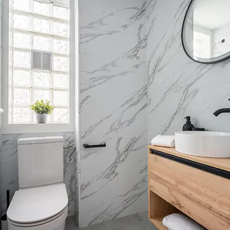 Apartment Helloasturias Oviedo, Un Espacio Luminoso Y Moderno En El Corazon De La Ciudad *