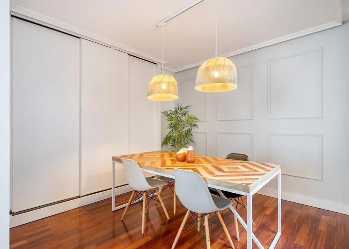 Apartamento Helloasturias Oviedo, Un Espacio Luminoso Y Moderno En El Corazón De La Ciudad *