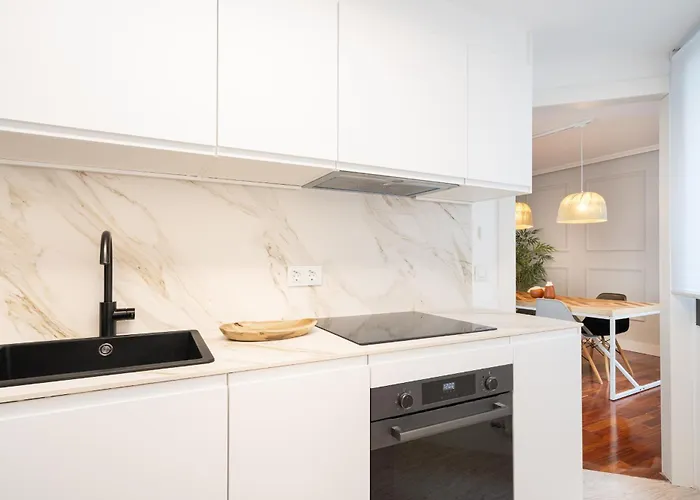 Apartamento Helloasturias Oviedo, Un Espacio Luminoso Y Moderno En El Corazón De La Ciudad Oviedo