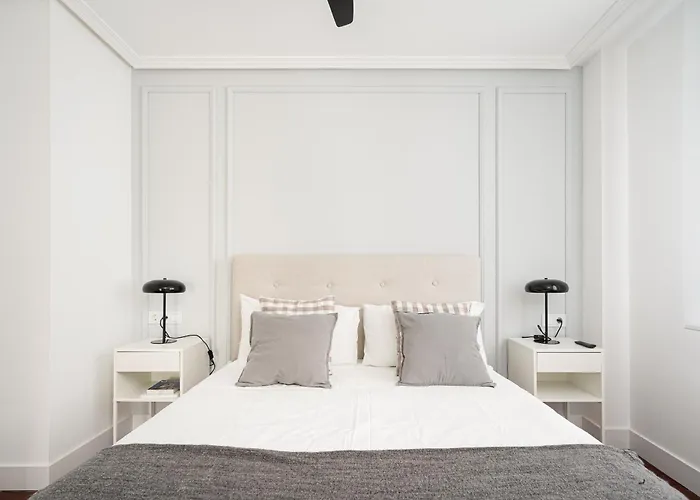 Appartamento Helloasturias Oviedo, Un Espacio Luminoso Y Moderno En El Corazon De La Ciudad *