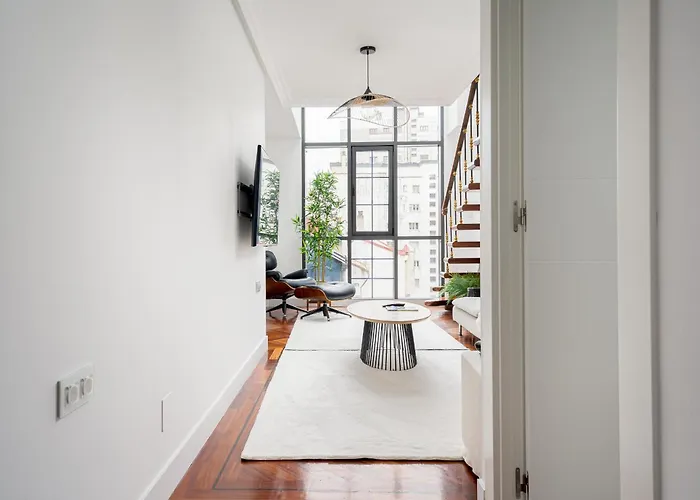 Apartamento Helloasturias Oviedo, Un Espacio Luminoso Y Moderno En El Corazón De La Ciudad *