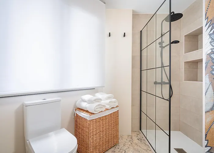 Helloasturias Oviedo, Un Espacio Luminoso Y Moderno En El Corazon De La Ciudad